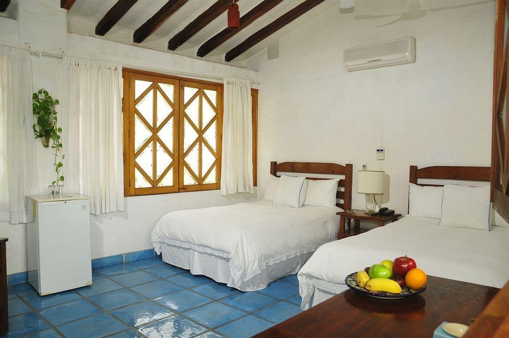 Casa Tukari Colonial House Hotel بويرتو فالارتا المظهر الخارجي الصورة